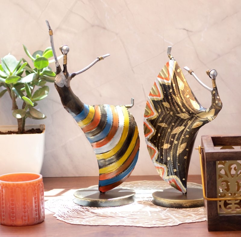 Kezevel Metal Dancing Lady Table Decor - Set of 2 Table Top Statue of Multicolour Metal Showpieces for Home Decor, Figurines, Size 22X12X38 CM - Kezevel