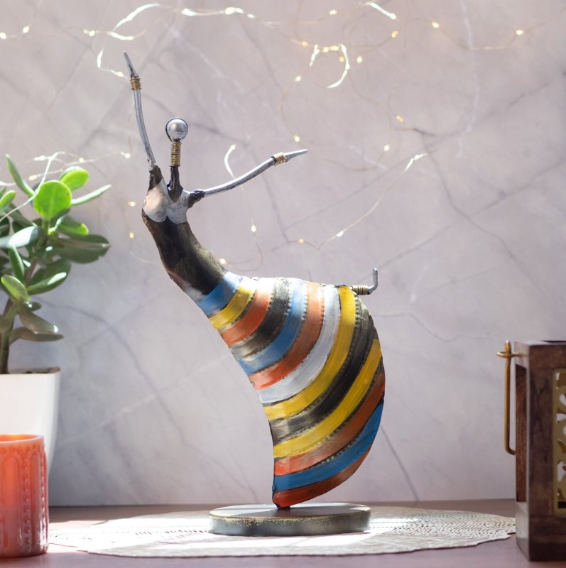 Kezevel Metal Dancing Lady Table Decor - Set of 2 Table Top Statue of Multicolour Metal Showpieces for Home Decor, Figurines, Size 22X12X38 CM - Kezevel