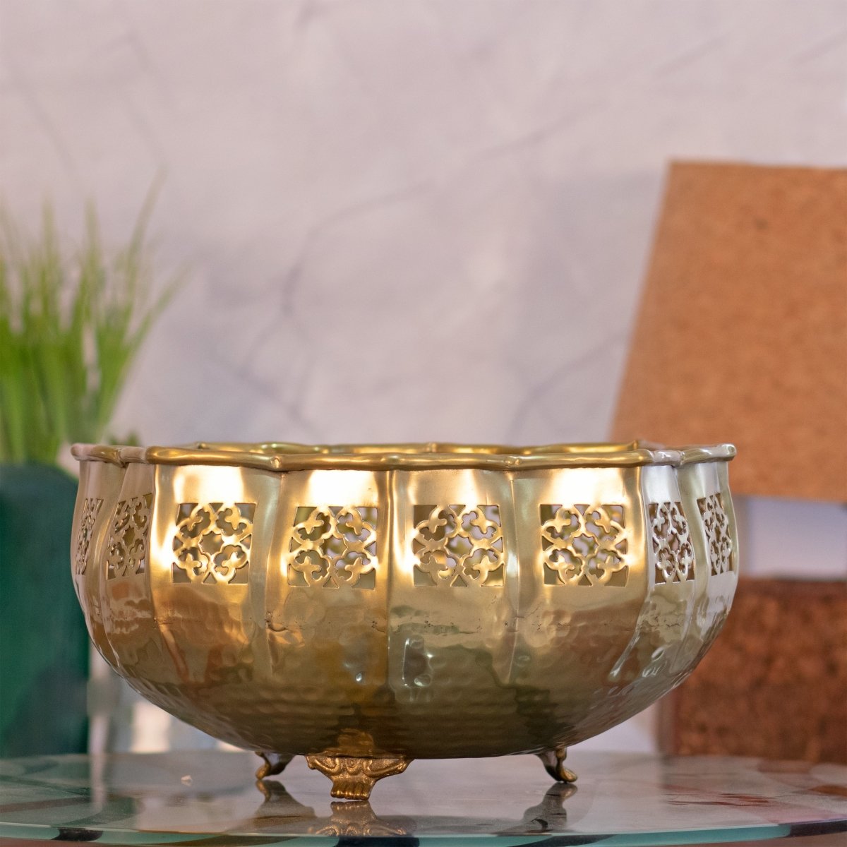 Kezevel Metal Decorative Urli Bowl - Golden Finish Traditional Handcrafted Urli Bowl for Flowers and Candles, Urli Pots