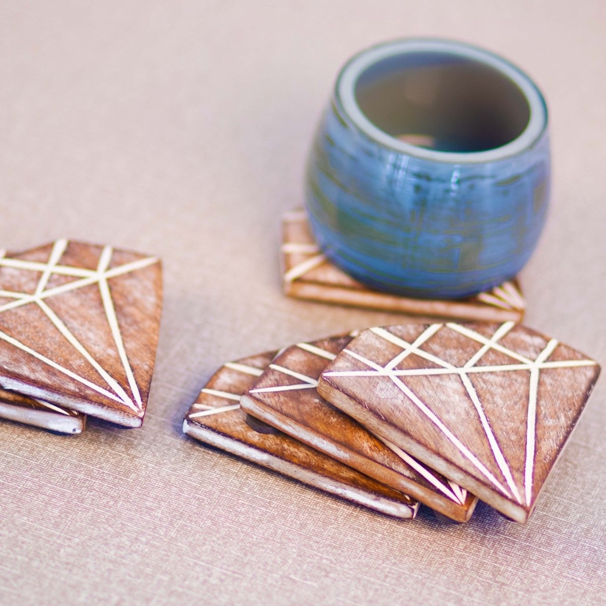 Kezevel Wooden Coasters Mango Wood- Artistically Handcrafted Diamond Design - Set of 6 with Holder - Coaster Plate